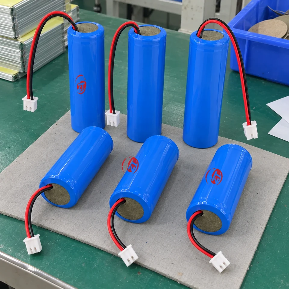 3.7V 2000mAh Battery Pack — product view